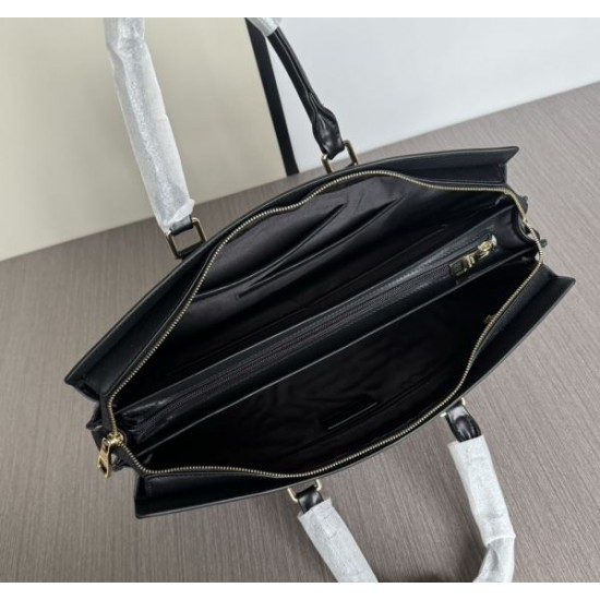 LOUIS VUITTON ルイヴィトン ブリーフケース 2025SS この春夏話題のトレンドモデル