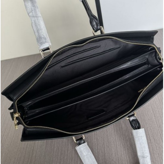 LOUIS VUITTON ルイヴィトン ブリーフケース 2025SS この春夏話題のトレンドモデル