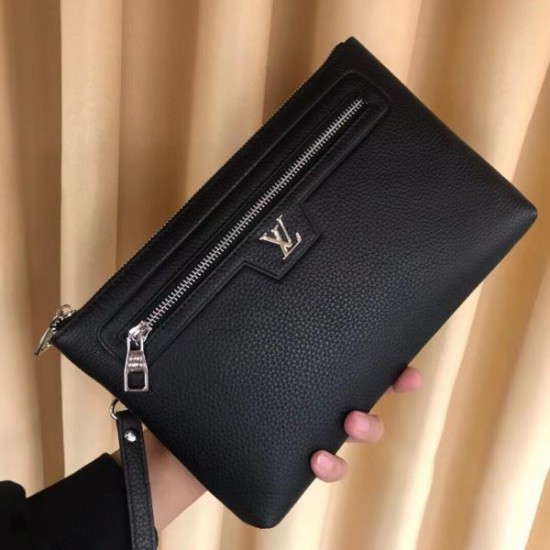 LOUIS VUITTON ルイヴィトン クラッチバッグ 2025SS 新作でカジュアルコーデをアップデート