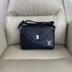 LOUIS VUITTON ルイヴィトン ショルダーバッグ 2025SS 毎シーズン欠かせない存在感