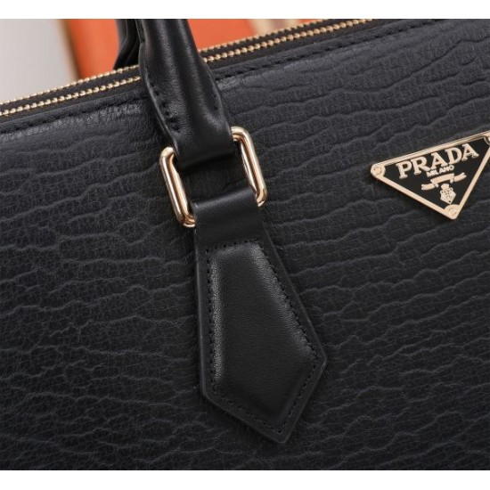 PRADA プラダ ブリーフケース 2025SS 今年のトレンドを先取りする注目モデル
