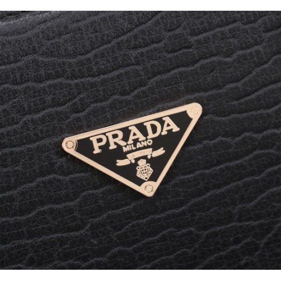 PRADA プラダ ブリーフケース 2025SS 今年のトレンドを先取りする注目モデル