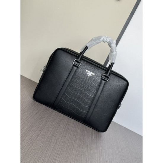 PRADA プラダ ブリーフケース 2025SS 今季注目のブランドらしさあふれる逸品