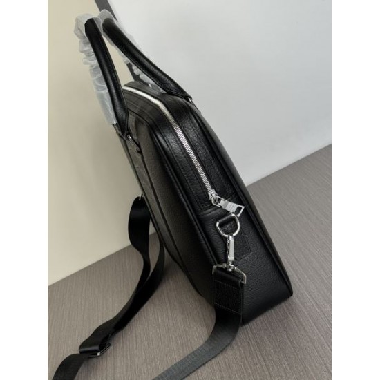 PRADA プラダ ブリーフケース 2025SS 今季注目のブランドらしさあふれる逸品