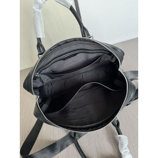 PRADA プラダ ブリーフケース 2025SS 今季注目のブランドらしさあふれる逸品
