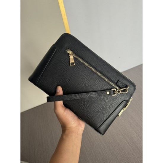 PRADA プラダ クラッチバッグ 2025SS 希少！取り扱い店舗限定アイテム
