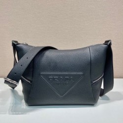 PRADA プラダ ショルダーバッグ 2025SS オシャレに決まる逸品、春夏必携
