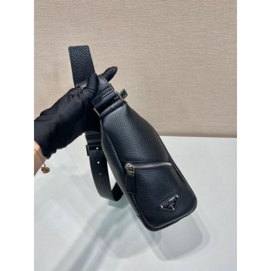 PRADA プラダ ショルダーバッグ 2025SS オシャレに決まる逸品、春夏必携