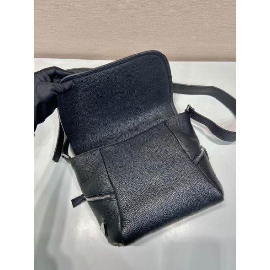 PRADA プラダ ショルダーバッグ 2025SS 新作限定！美しい色合いで魅了