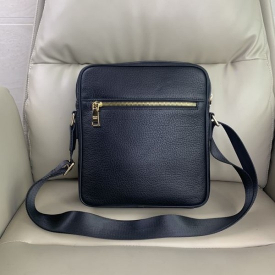PRADA プラダ ショルダーバッグ 2025SS 最新作！大人気＆話題沸騰中のアイテム