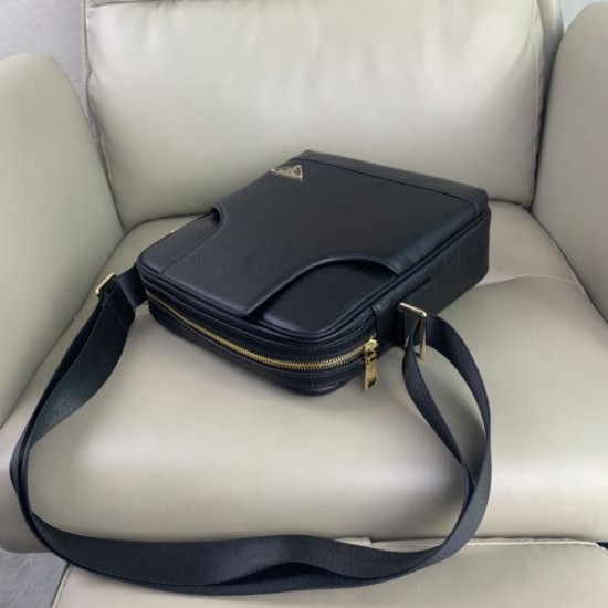 PRADA プラダ ショルダーバッグ 2025SS 最新作！大人気＆話題沸騰中のアイテム