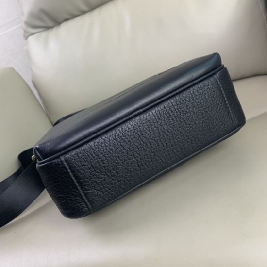 PRADA プラダ ショルダーバッグ 2025SS 最新作！大人気＆話題沸騰中のアイテム