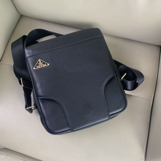 PRADA プラダ ショルダーバッグ 2025SS 最新作！大人気＆話題沸騰中のアイテム