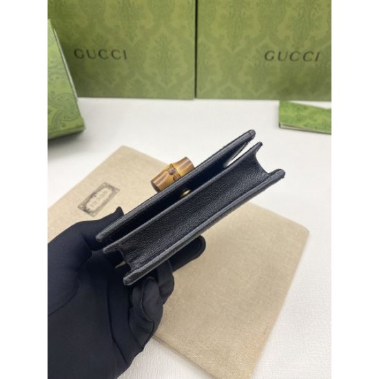 2025SS 二つ折り財布 GUCCI グッチ 即完売の大人気アイテム