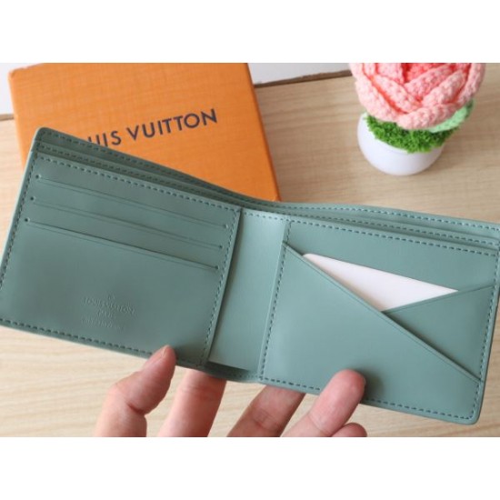 2025SS 二つ折り財布 LOUIS VUITTON ルイヴィトン 新作ロゴ入り財布