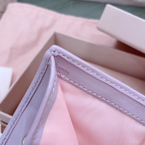 2025SS 二つ折り財布 MIU MIU ミュウミュウ 国内希少！大人気アイテム