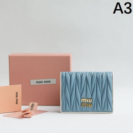 2025SS 二つ折り財布 MIU MIU ミュウミュウ おしゃれで大人気の必須アイテム