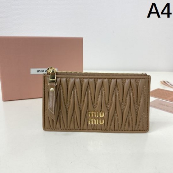 2025SS カードケース MIU MIU ミュウミュウ カジュアルの定番