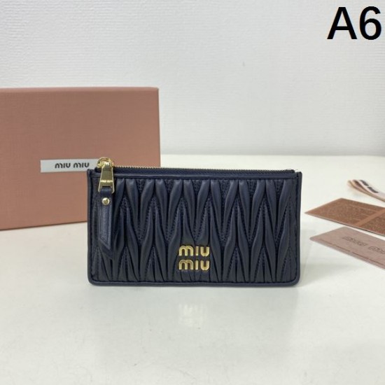 2025SS カードケース MIU MIU ミュウミュウ カジュアルの定番