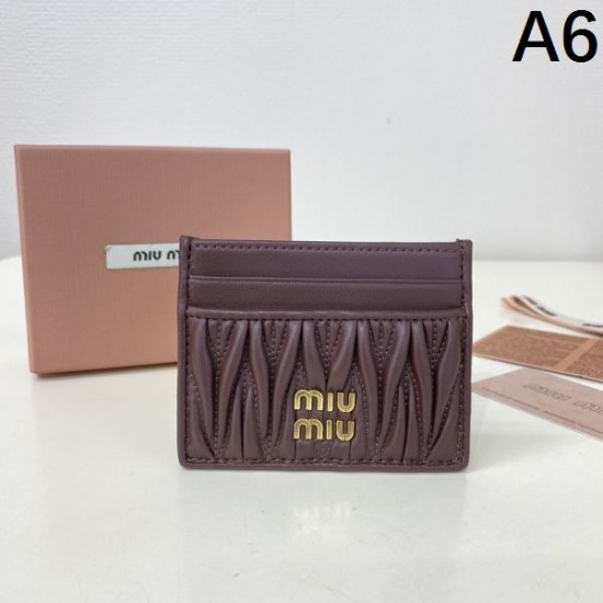 2025SS カードケース MIU MIU ミュウミュウ きちんと感が強い
