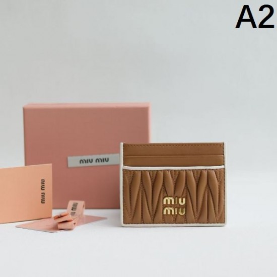 2025SS カードケース MIU MIU ミュウミュウ 毎年定番人気商品