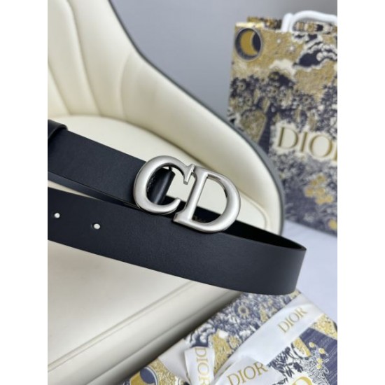 2025SS ベルト DIOR ディオール シンプルでありながら華やかさを感じるデザイン