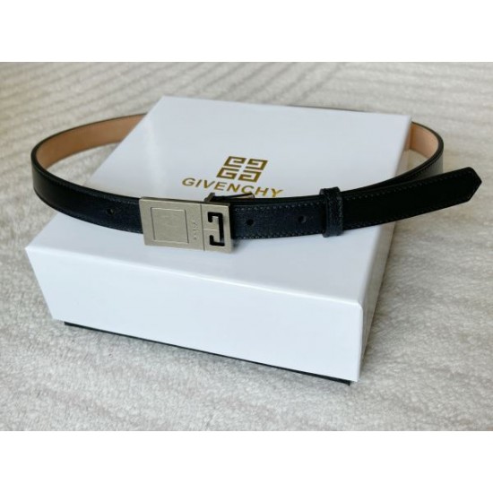 2025SS ベルト GIVENCHY ジバンシィ 高級素材使用の洗練されたデザイン