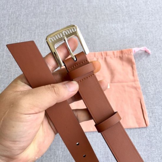 2025SS ベルト MIU MIU ミュウミュウ フェミニンで上品なデザイン