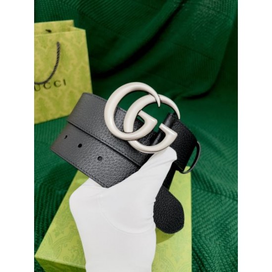 2025SS ベルト GUCCI グッチ GGロゴが映える定番ラグジュアリースタイル