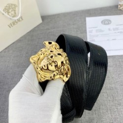 2025SS ベルト VERSACE ヴェルサーチェ グラマラスな魅力を放つ主役級ベルト