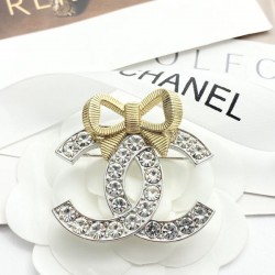 2025SS ブローチ CHANEL シャネル コーデの主役になる華やかパールブローチ
