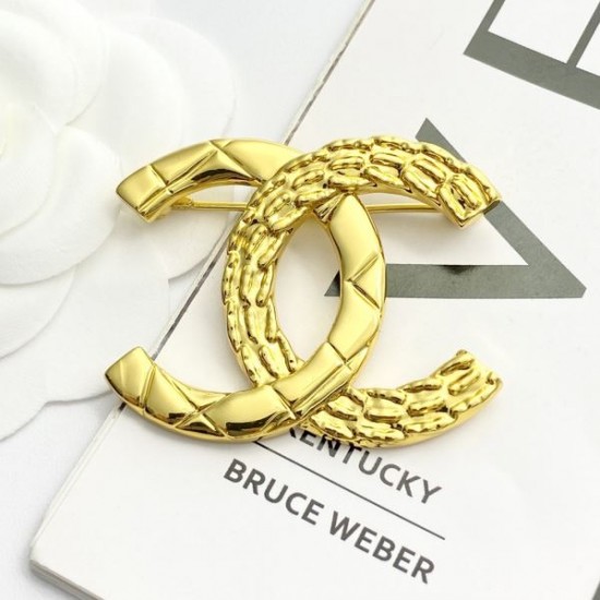 2025SS ブローチ CHANEL シャネル ラグジュアリー感満載のクラシカルモチーフ