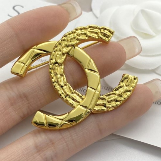 2025SS ブローチ CHANEL シャネル ラグジュアリー感満載のクラシカルモチーフ