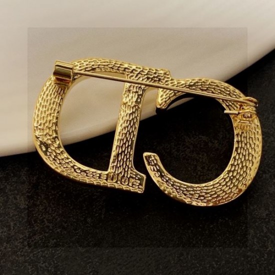 2025SS ブローチ DIOR ディオール フェミニンな魅力引き立つ洗練ブローチ