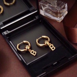 2025SS イヤリング BALENCIAGA バレンシアガ 高級感あふれる大ぶりアクセ