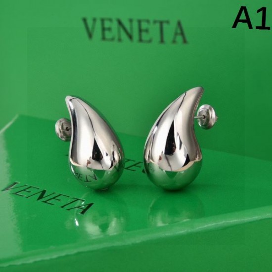 2025SS イヤリング BOTTEGA VENETA ボッテガヴェネタ エレガントな立体フォルム