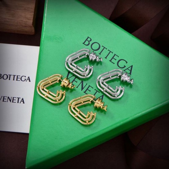 2025SS イヤリング BOTTEGA VENETA ボッテガヴェネタ 大人女子に似合うモード感