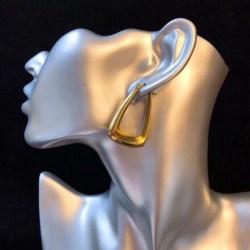 2025SS イヤリング CELINE セリーヌ ミニマルで上品なデイリーアクセ