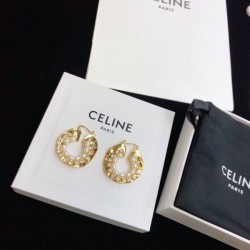 2025SS イヤリング CELINE セリーヌ クラシックと現代感の融合デザイン