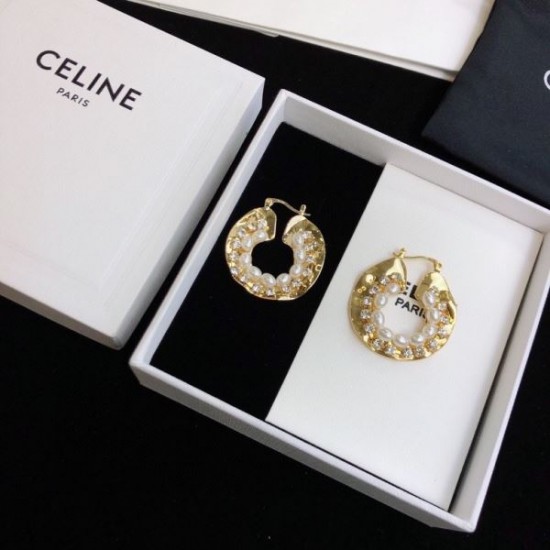 2025SS イヤリング CELINE セリーヌ クラシックと現代感の融合デザイン