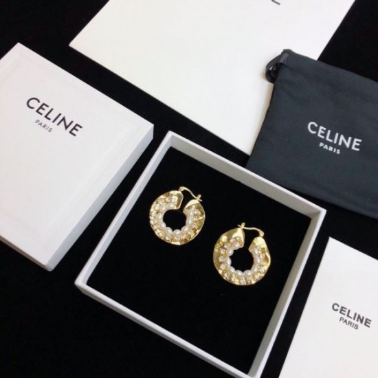 2025SS イヤリング CELINE セリーヌ クラシックと現代感の融合デザイン