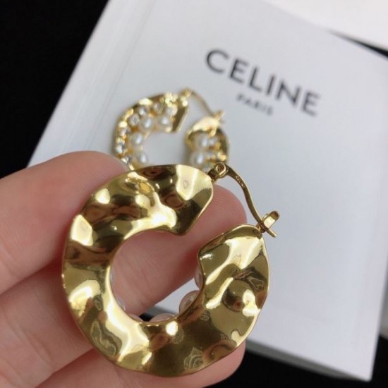 2025SS イヤリング CELINE セリーヌ クラシックと現代感の融合デザイン