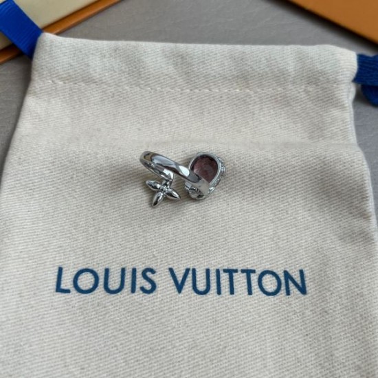 2025SS リング LOUIS VUITTON ルイヴィトン 大人の余裕を感じさせる指先の主役
