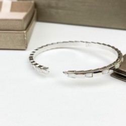 2025SS ブレスレット BVLGARI ブルガリ 上品な煌めきを纏うラグジュアリー感