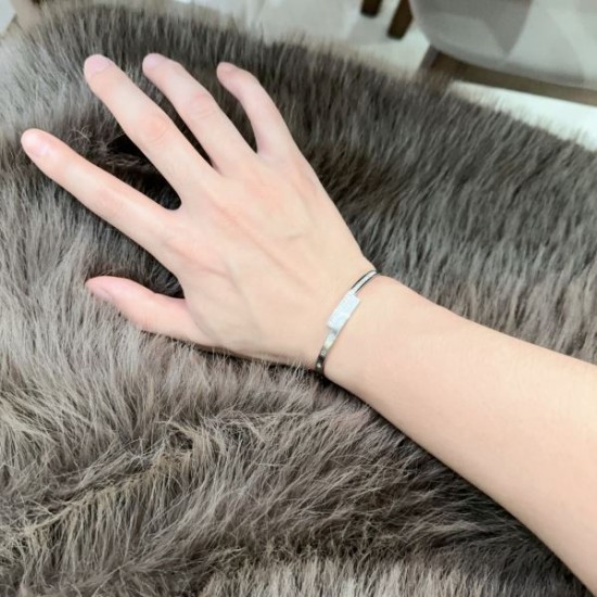 2025SS ブレスレット CARTIER カルティエ 気品あふれるエレガントライン