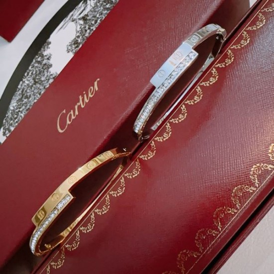 2025SS ブレスレット CARTIER カルティエ 気品あふれるエレガントライン