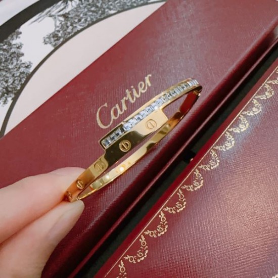 2025SS ブレスレット CARTIER カルティエ 気品あふれるエレガントライン
