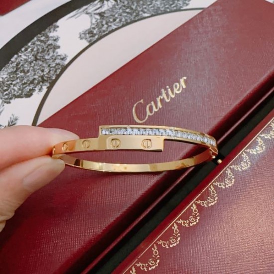 2025SS ブレスレット CARTIER カルティエ 気品あふれるエレガントライン