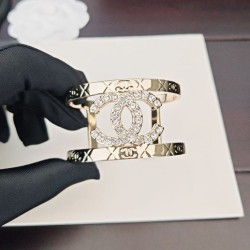 2025SS ブレスレット CHANEL シャネル 気品と華やかさを兼ね備えたブレスレット