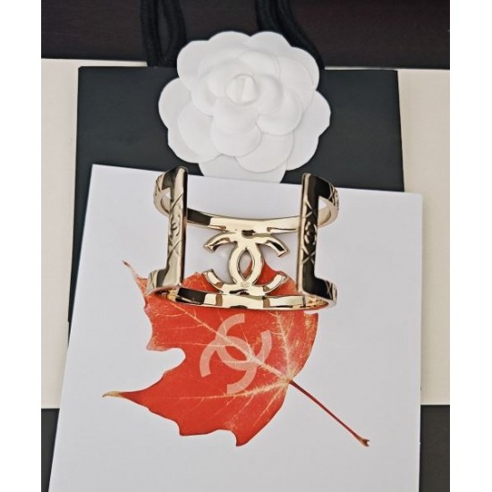 2025SS ブレスレット CHANEL シャネル 気品と華やかさを兼ね備えたブレスレット